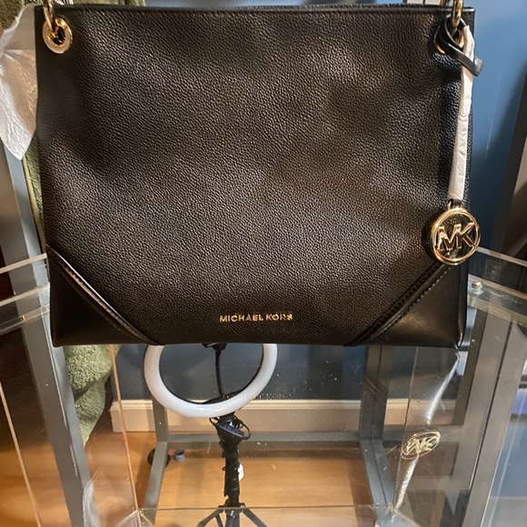 Michael kors purses - Picture 6 of 9